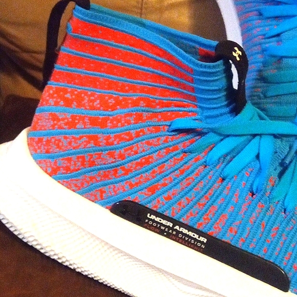 New Men's Under Armour sneakers - Picture 2 of 2